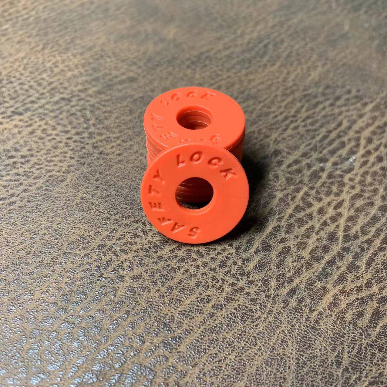 Non-buttoned red (4 loads)
